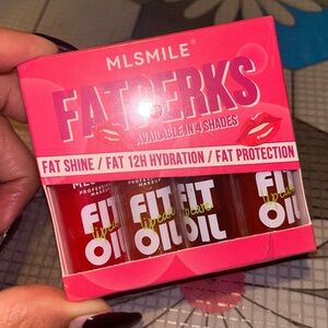 ⚠️💋 BRAND NEW SEALED MLSMILE BRAND 4 Lip Oils🤍♥️